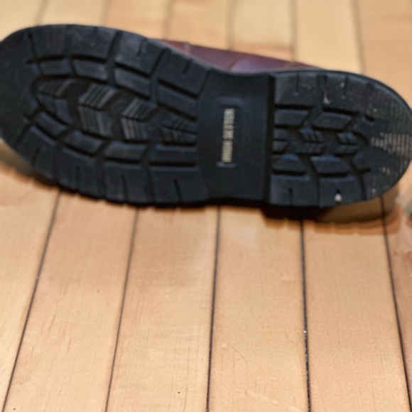 COPY - Red Wing Irish Setter ankle boot pull on gently used. - Picture 4 of 6